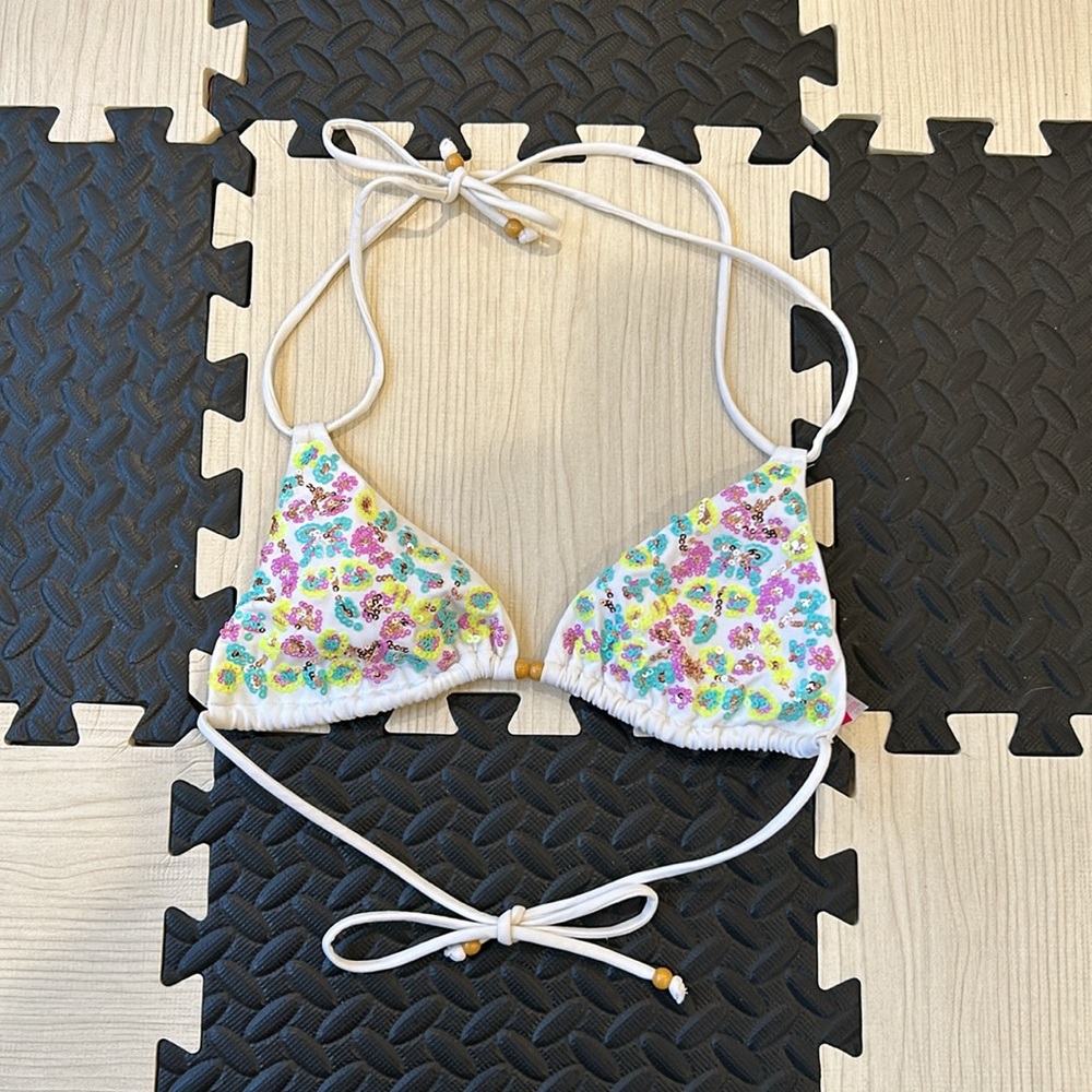 Victoria’s Secret swimsuit top with sequence prints, size small